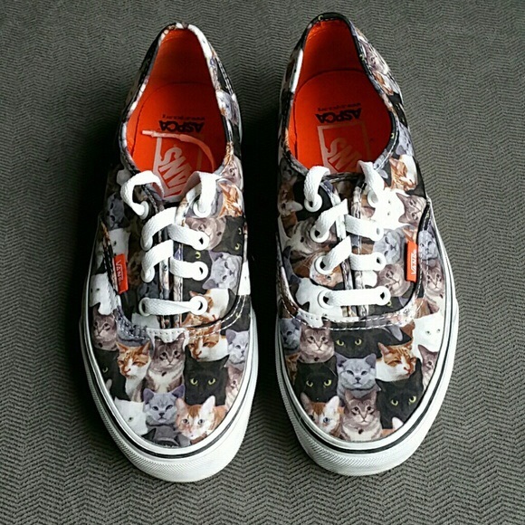 vans authentic aspca